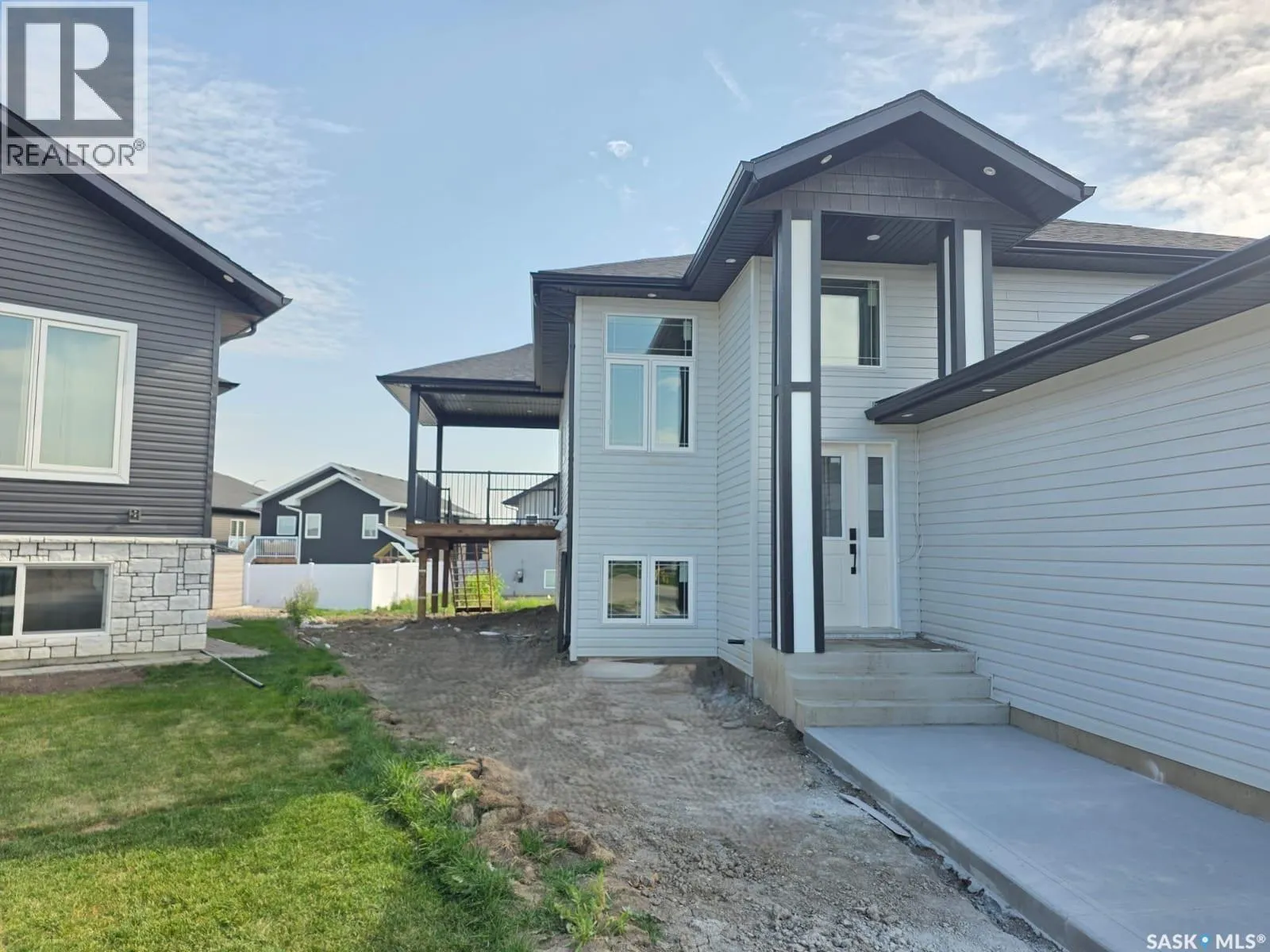 738 Bentley MANOR