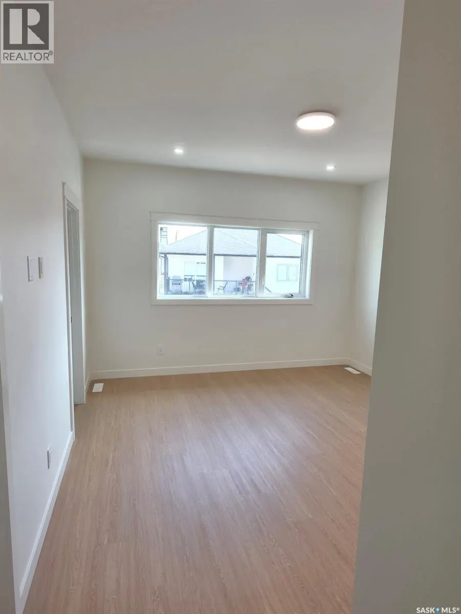738 Bentley MANOR