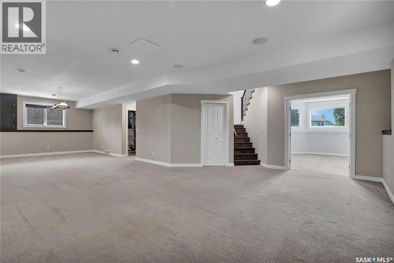 534 Allwood MANOR