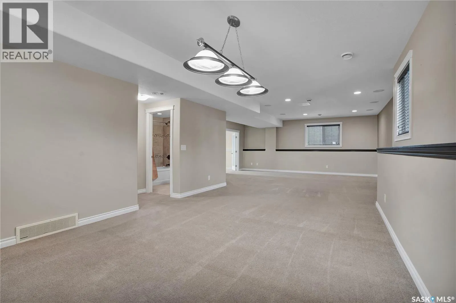 534 Allwood MANOR