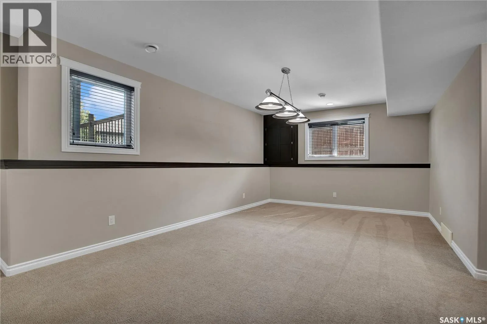 534 Allwood MANOR