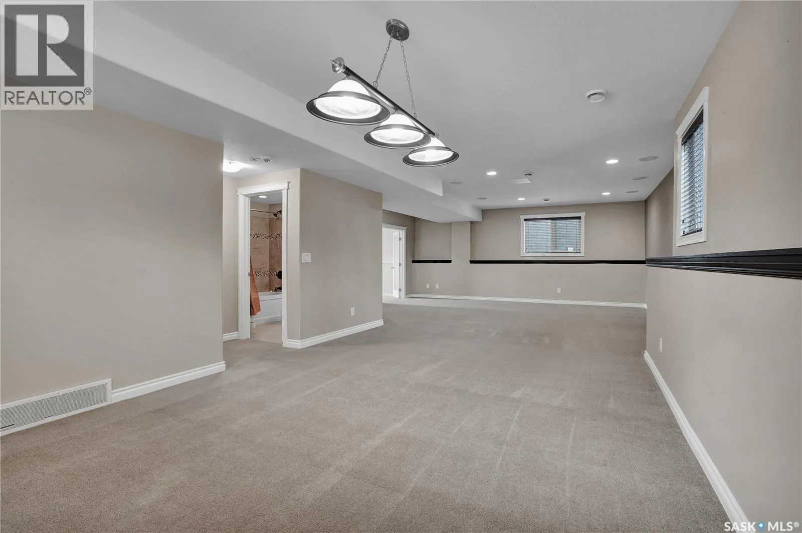 534 Allwood MANOR