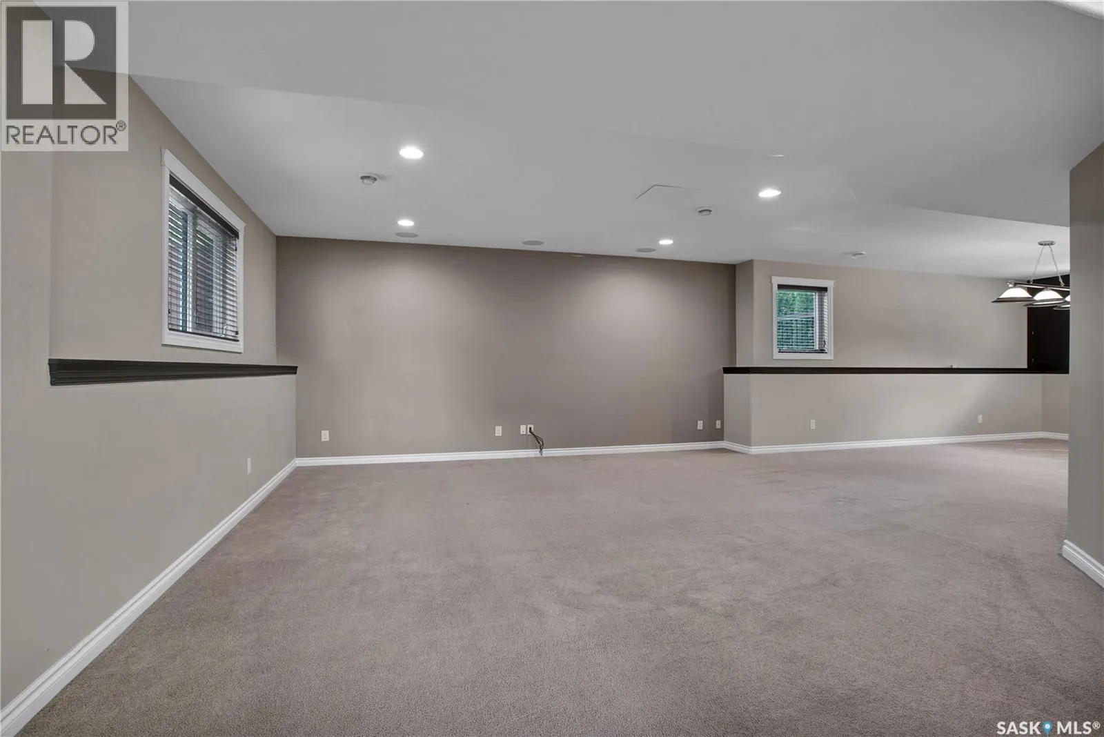 534 Allwood MANOR