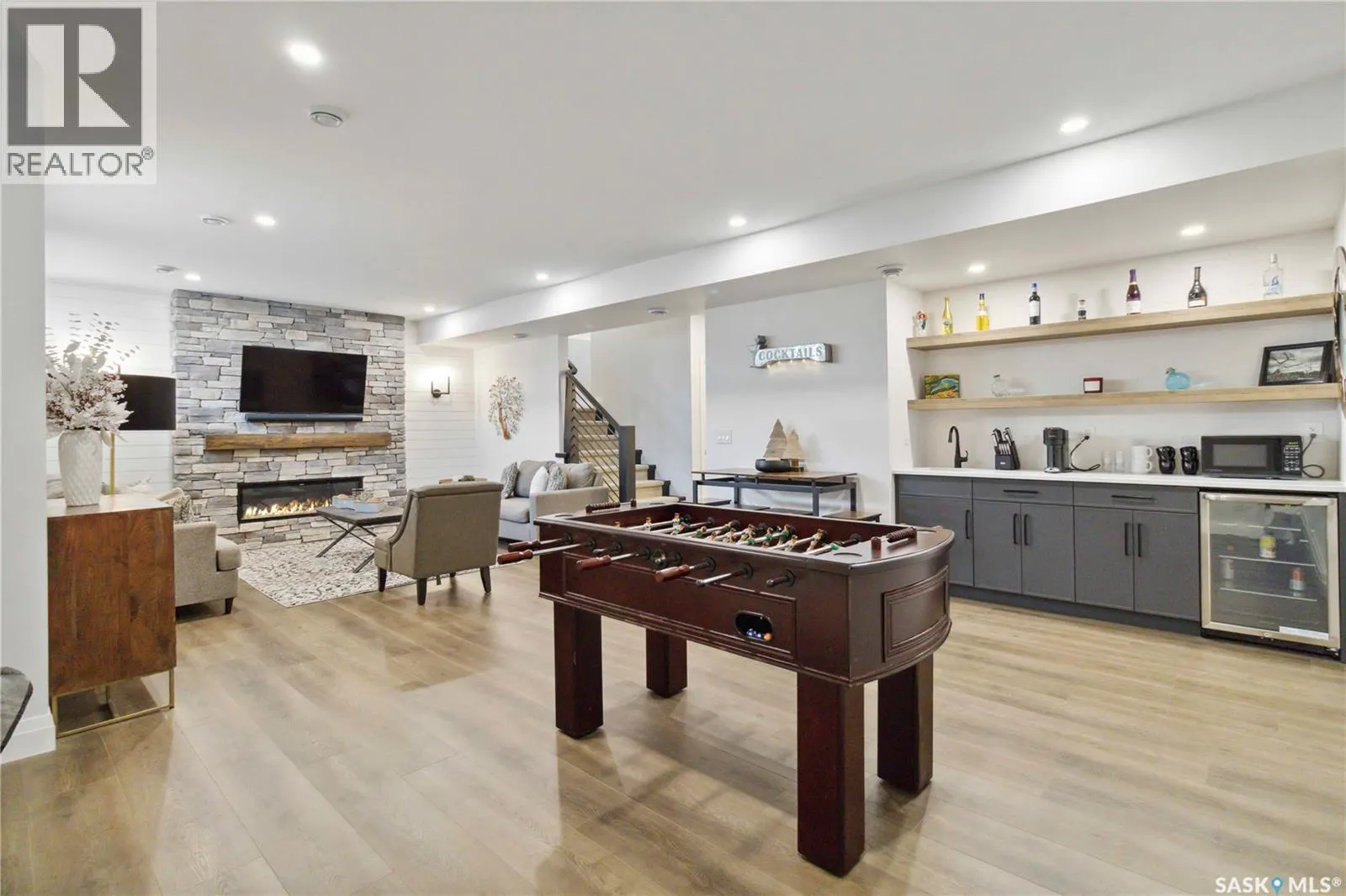 416 Woolf BEND