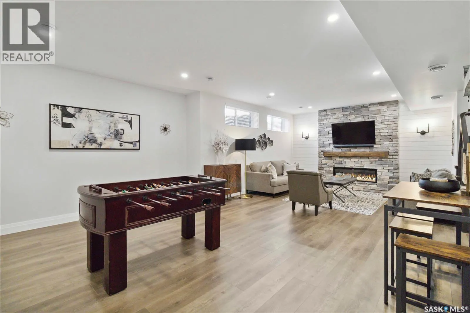 416 Woolf BEND