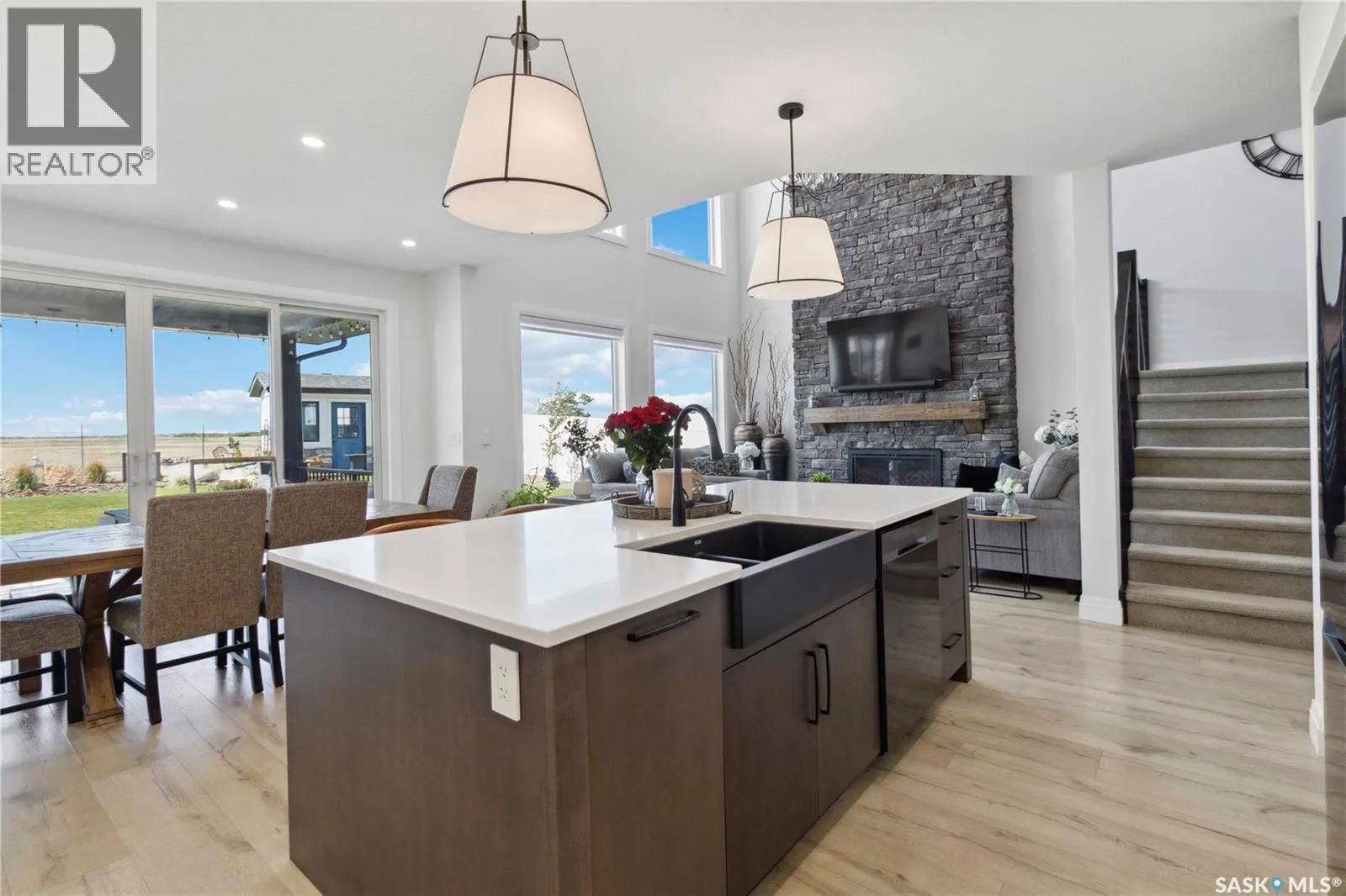 416 Woolf BEND