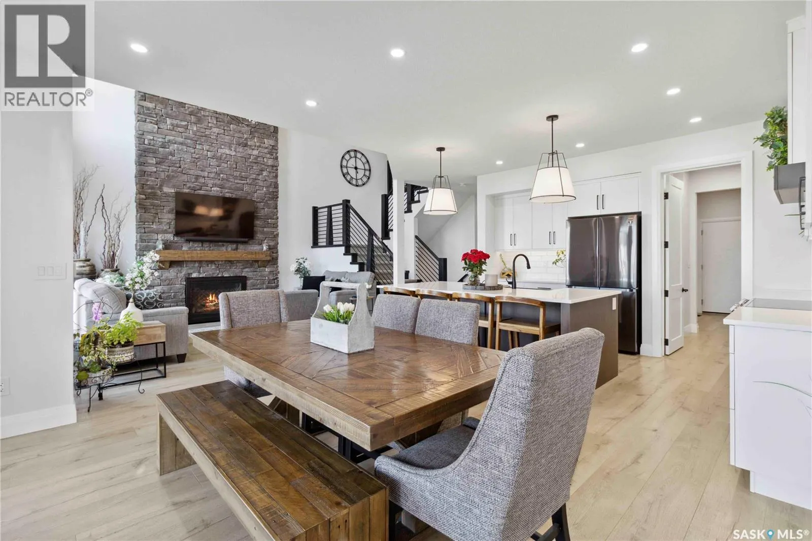 416 Woolf BEND