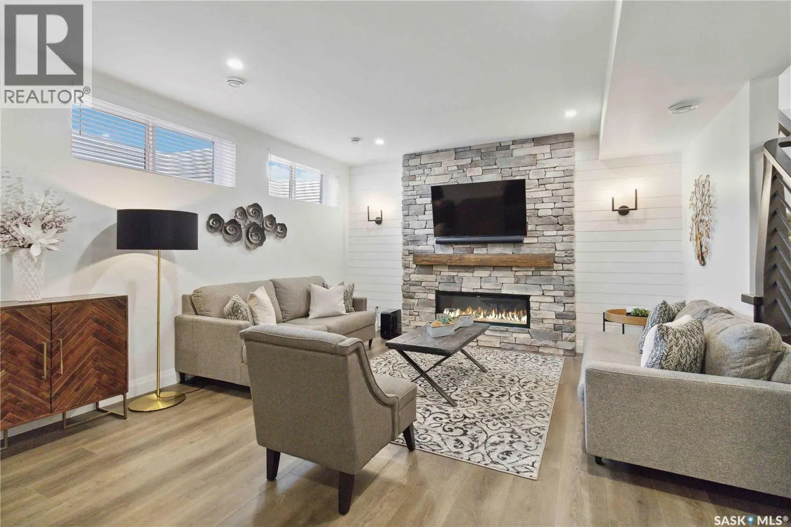 416 Woolf BEND