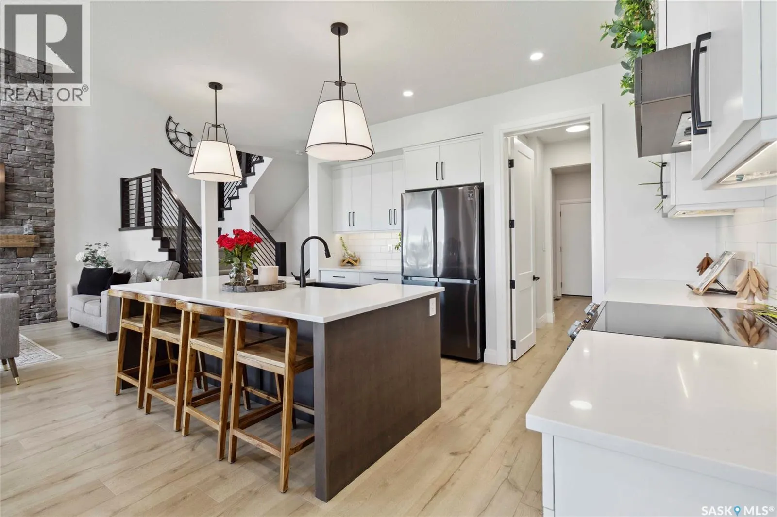 416 Woolf BEND