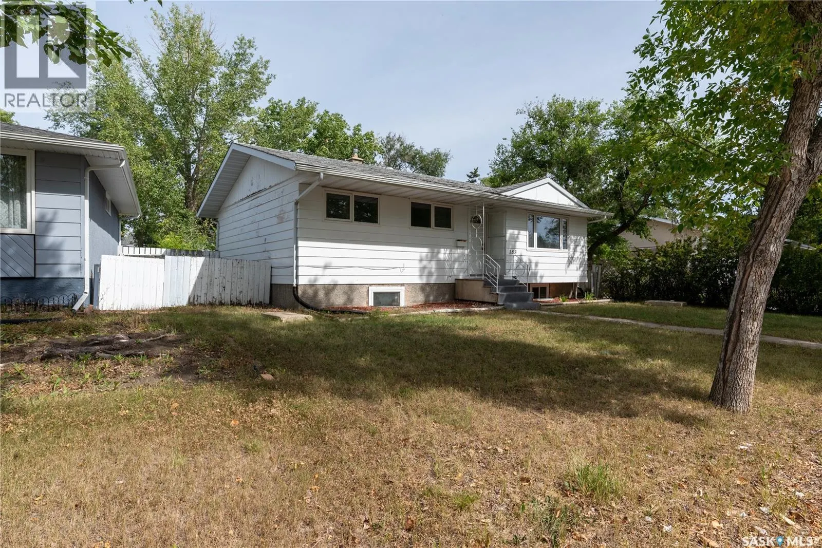 183 Magee CRESCENT