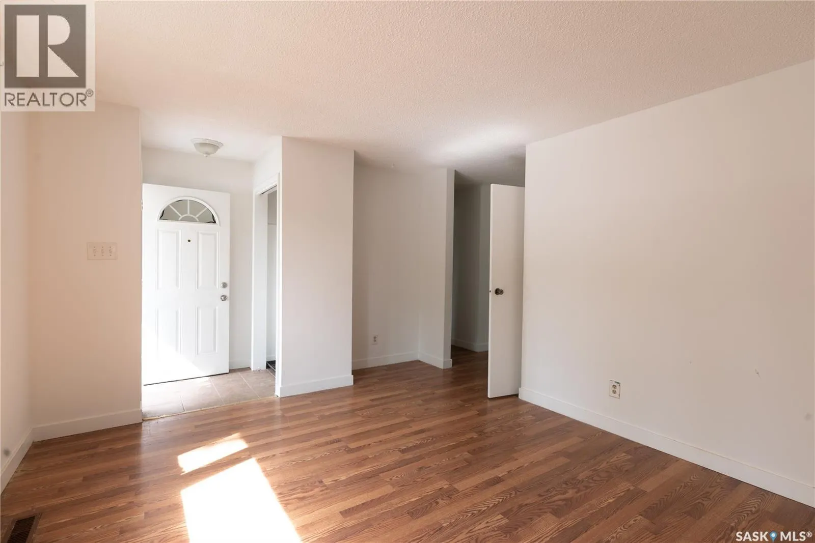 183 Magee CRESCENT