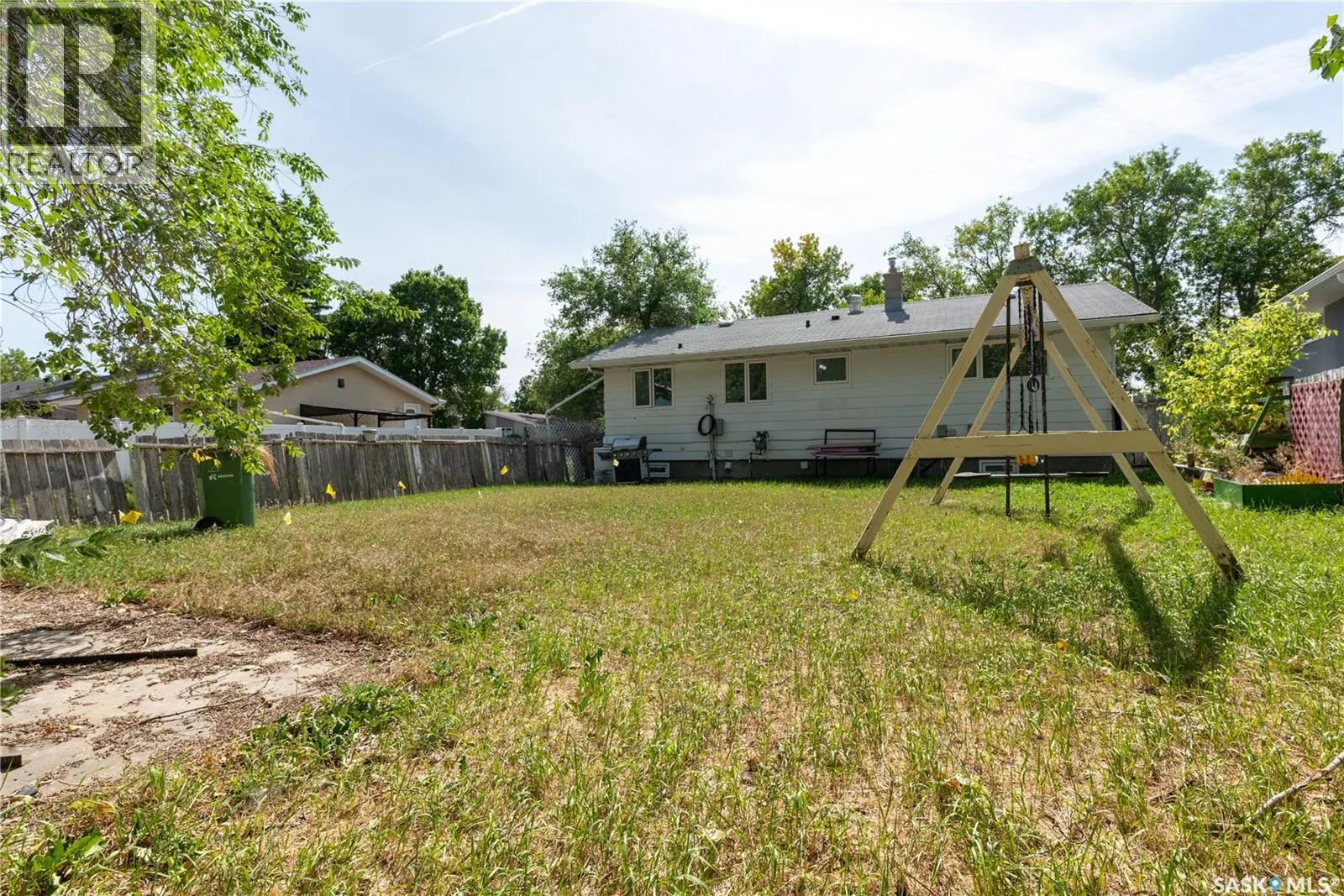183 Magee CRESCENT