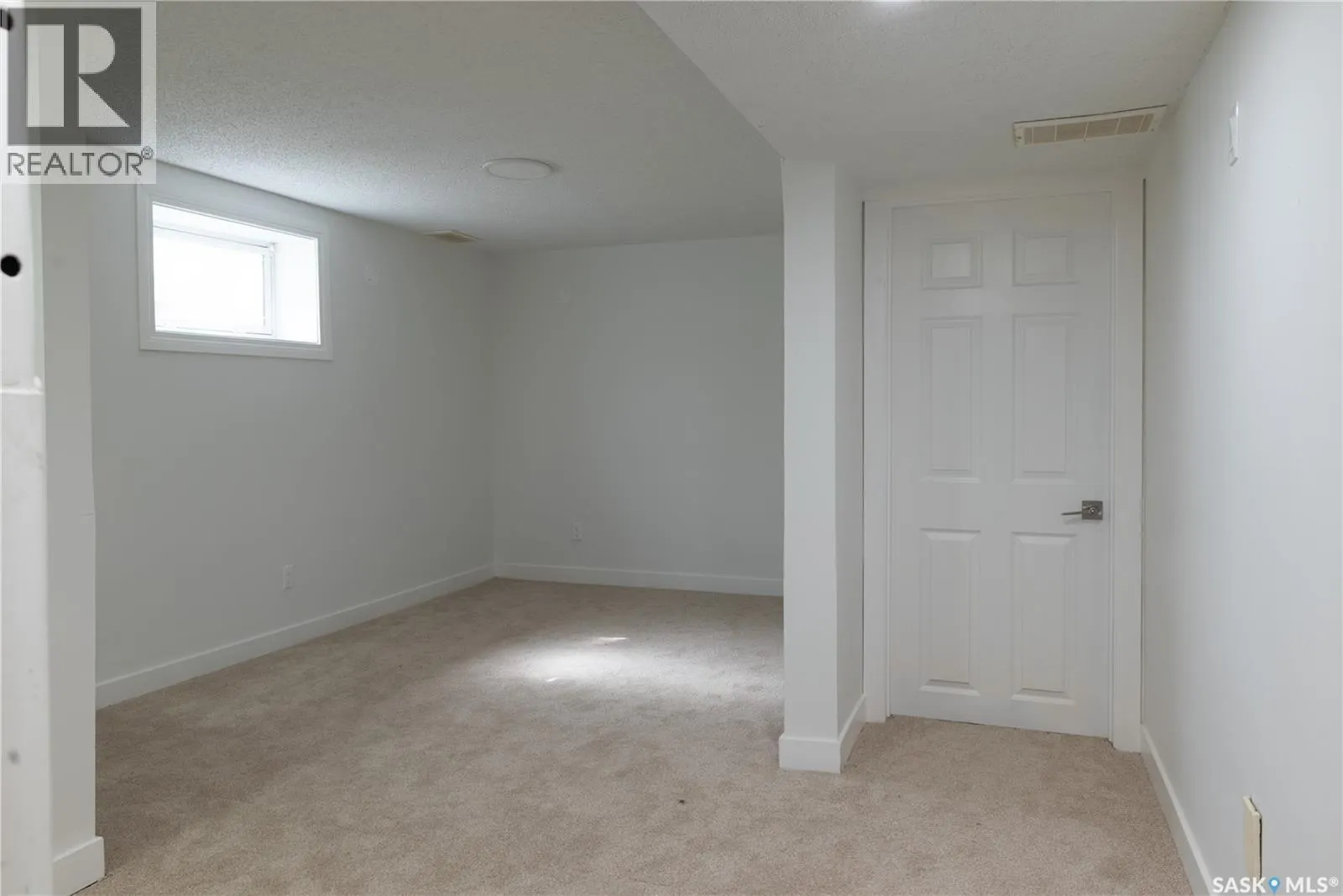 183 Magee CRESCENT