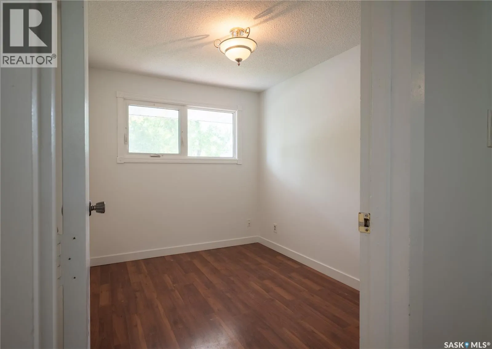 183 Magee CRESCENT