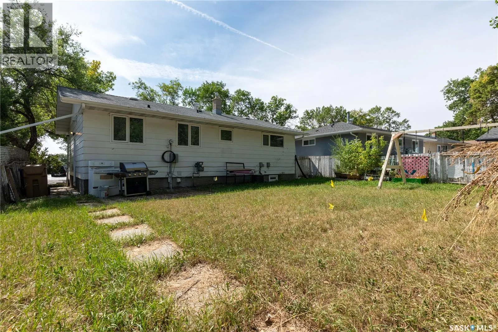 183 Magee CRESCENT