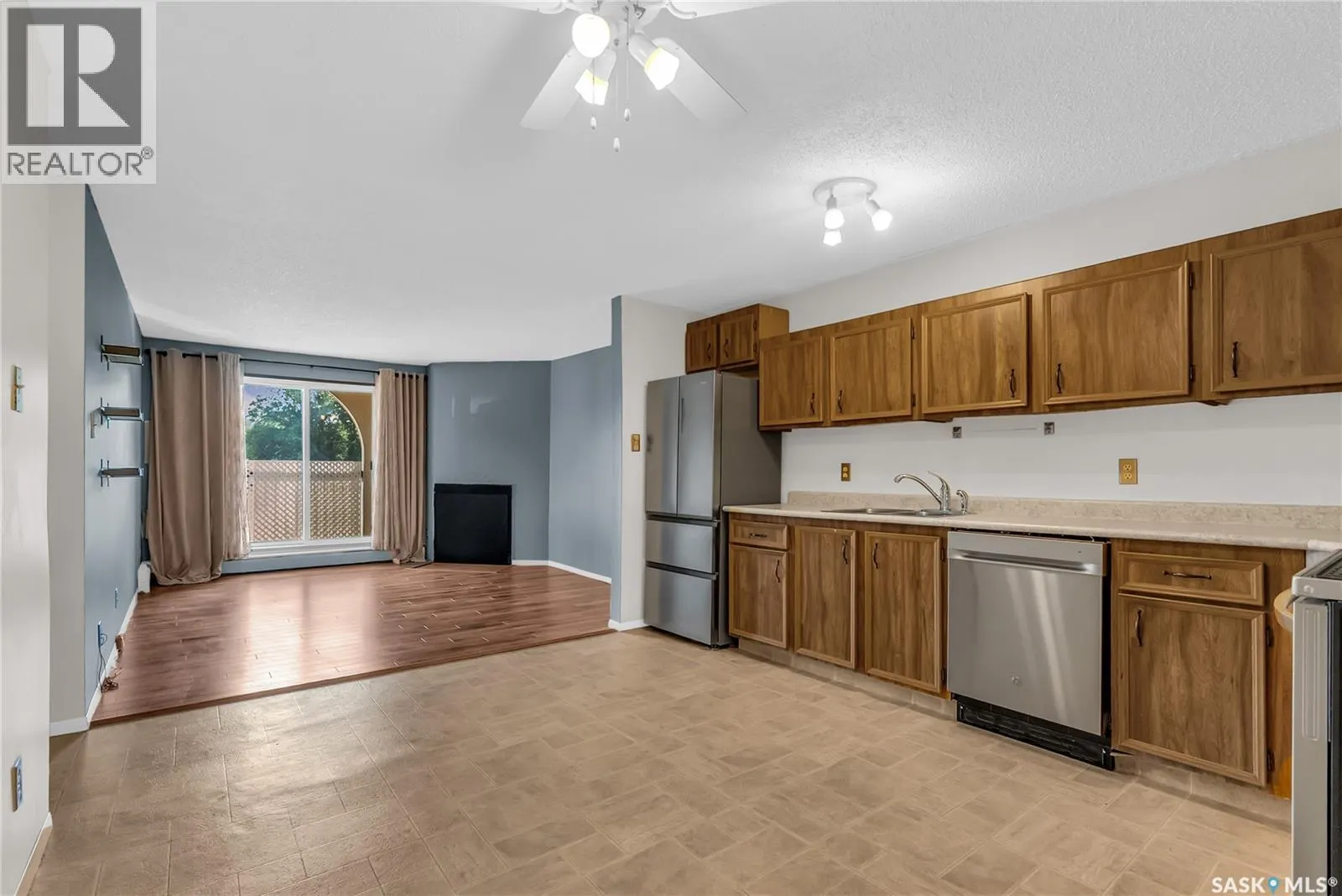 206 610 Hilliard STREET W