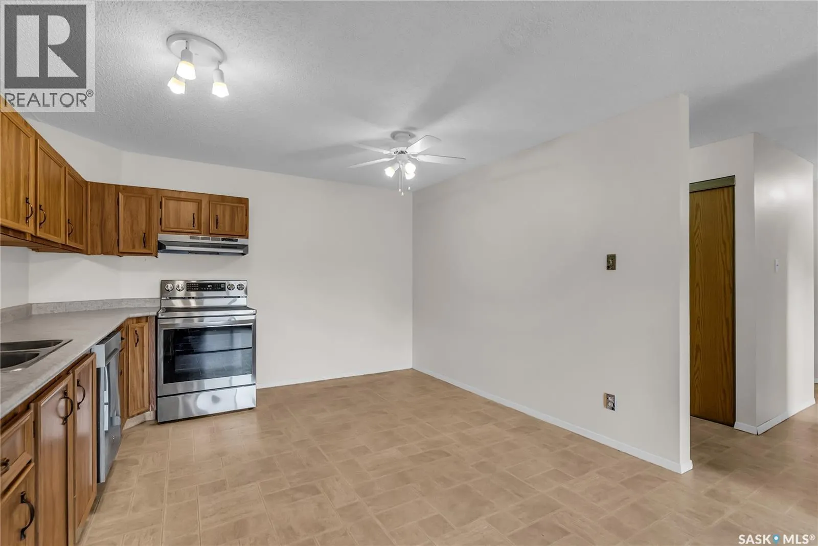 206 610 Hilliard STREET W