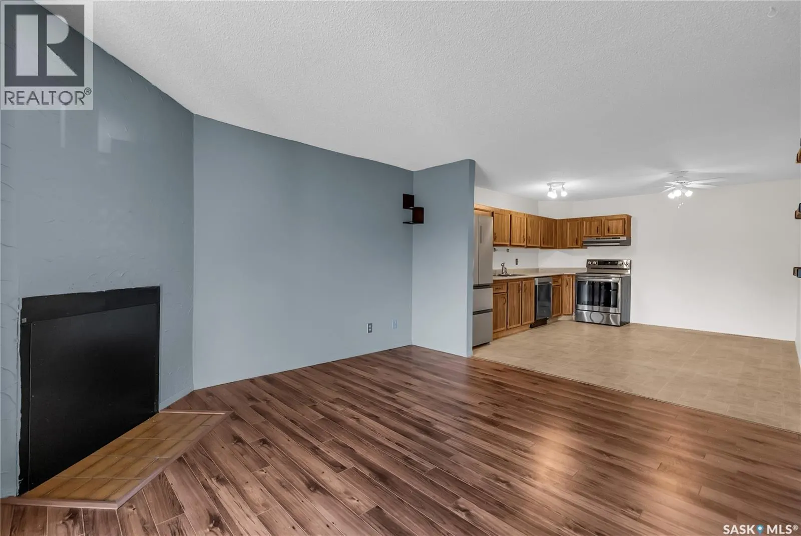 206 610 Hilliard STREET W