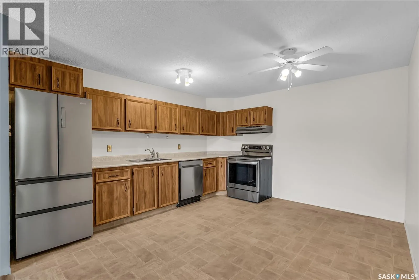 206 610 Hilliard STREET W