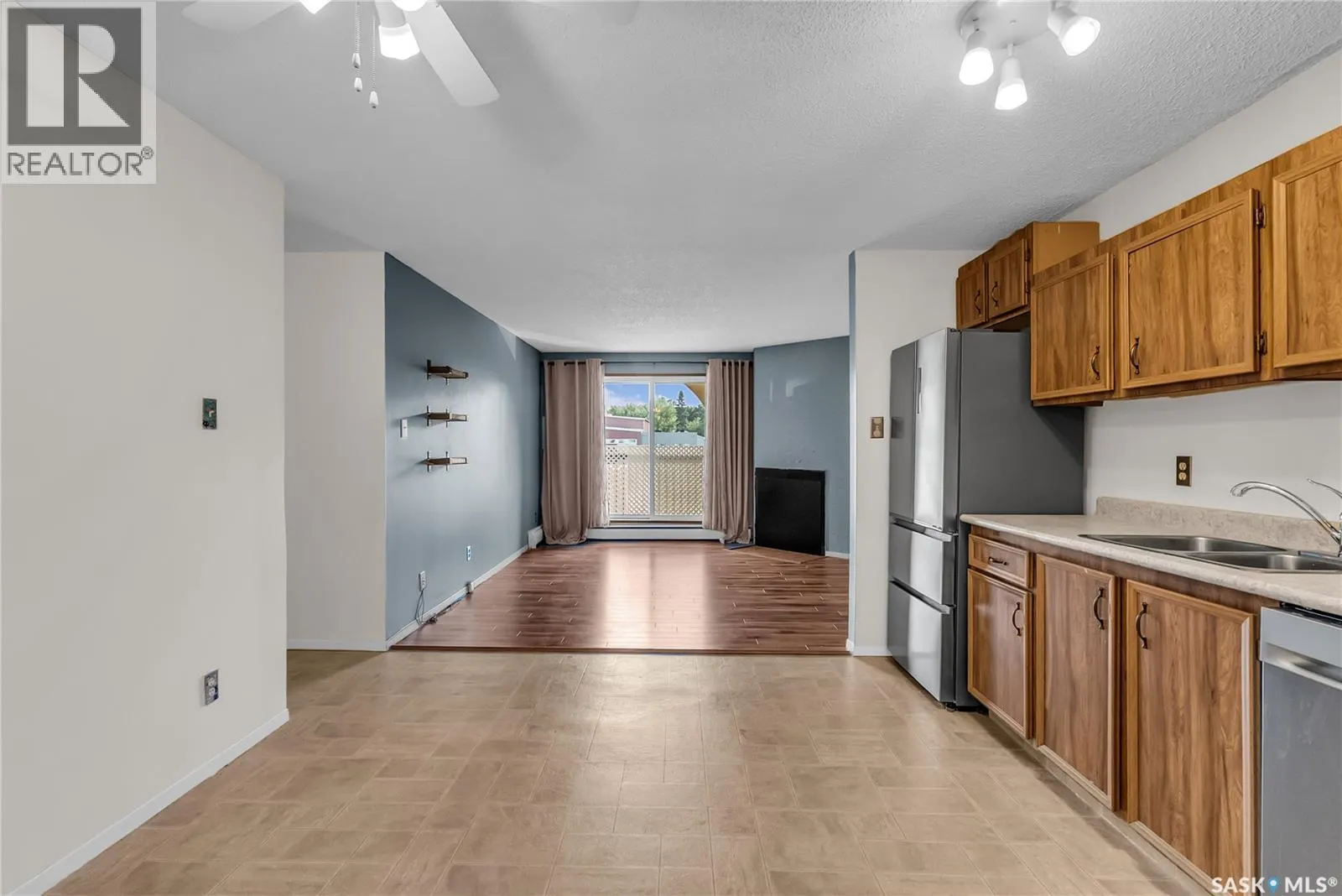 206 610 Hilliard STREET W