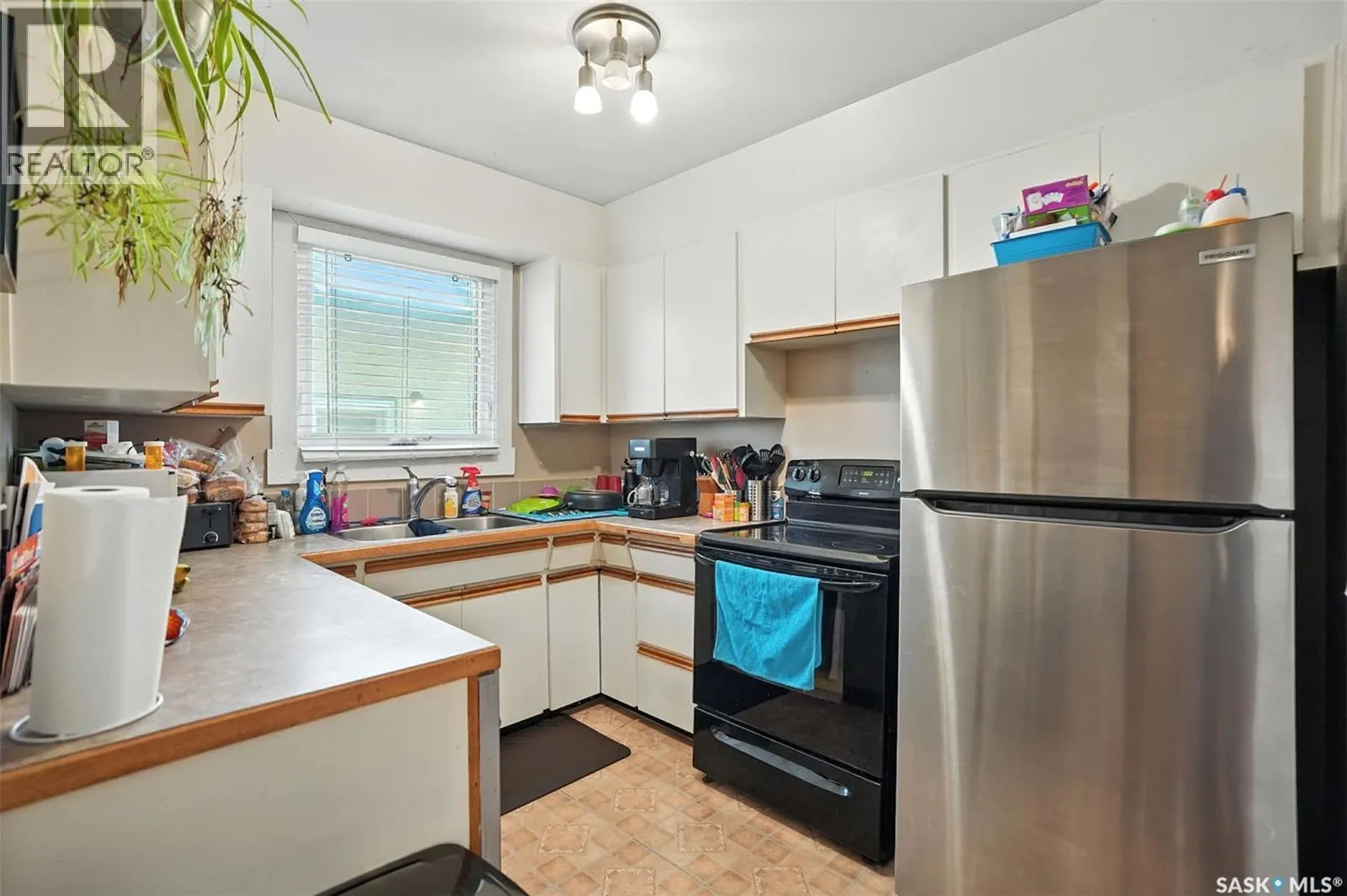 1461-1463 EAST HEIGHTS