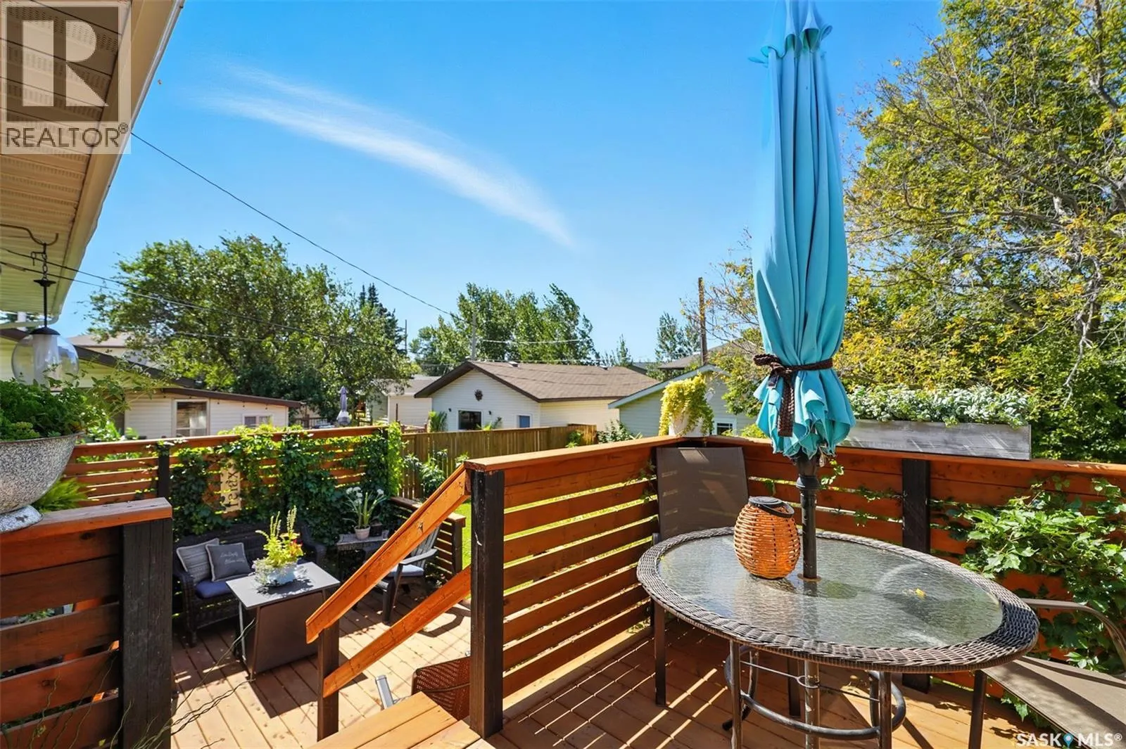 229 2nd STREET E