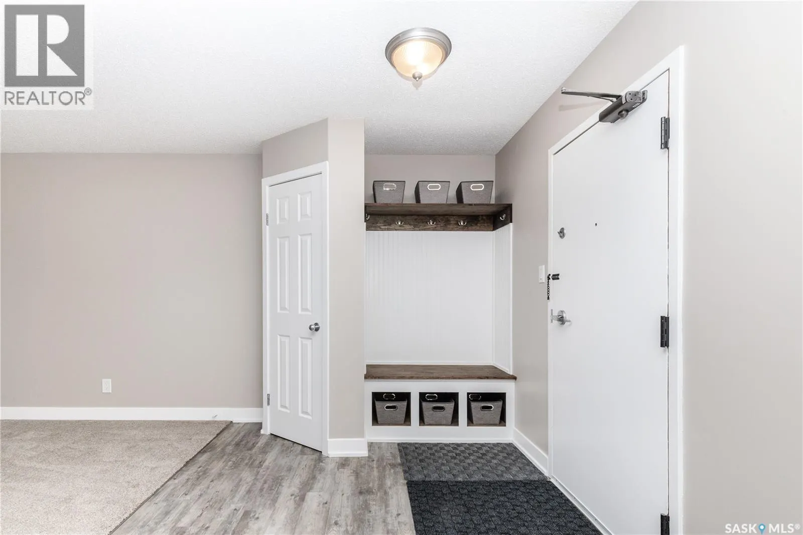 305 315 TAIT CRESCENT