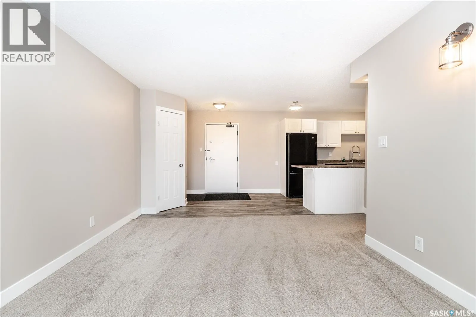 305 315 TAIT CRESCENT