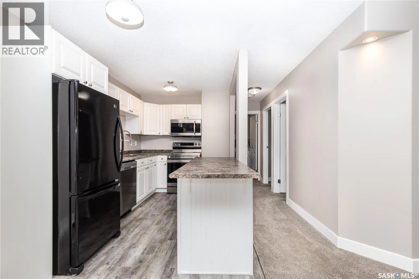 305 315 TAIT CRESCENT