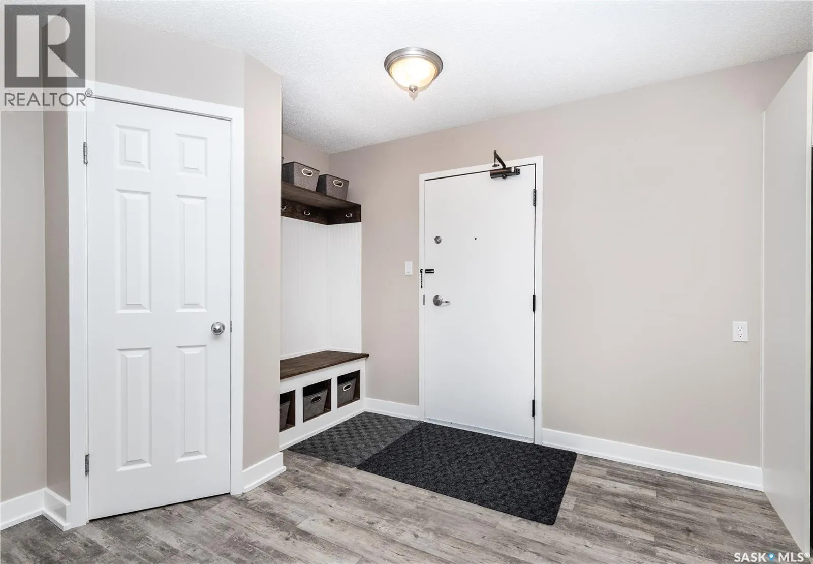 305 315 TAIT CRESCENT