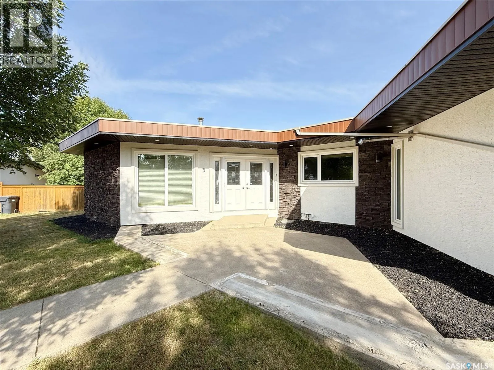 3 McLelland BAY