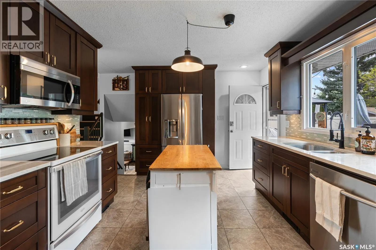 24 French CRESCENT