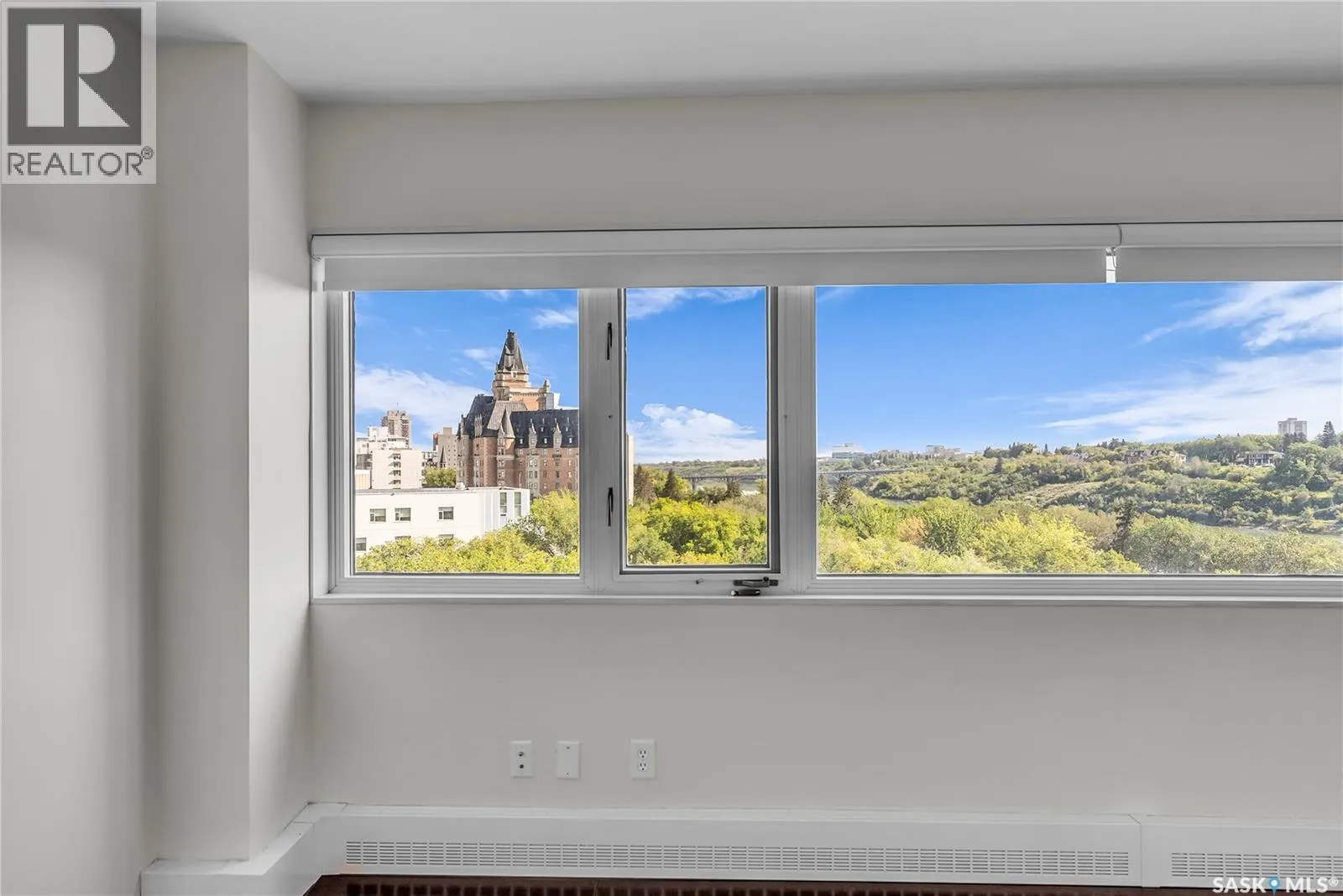 840 424 Spadina CRESCENT E