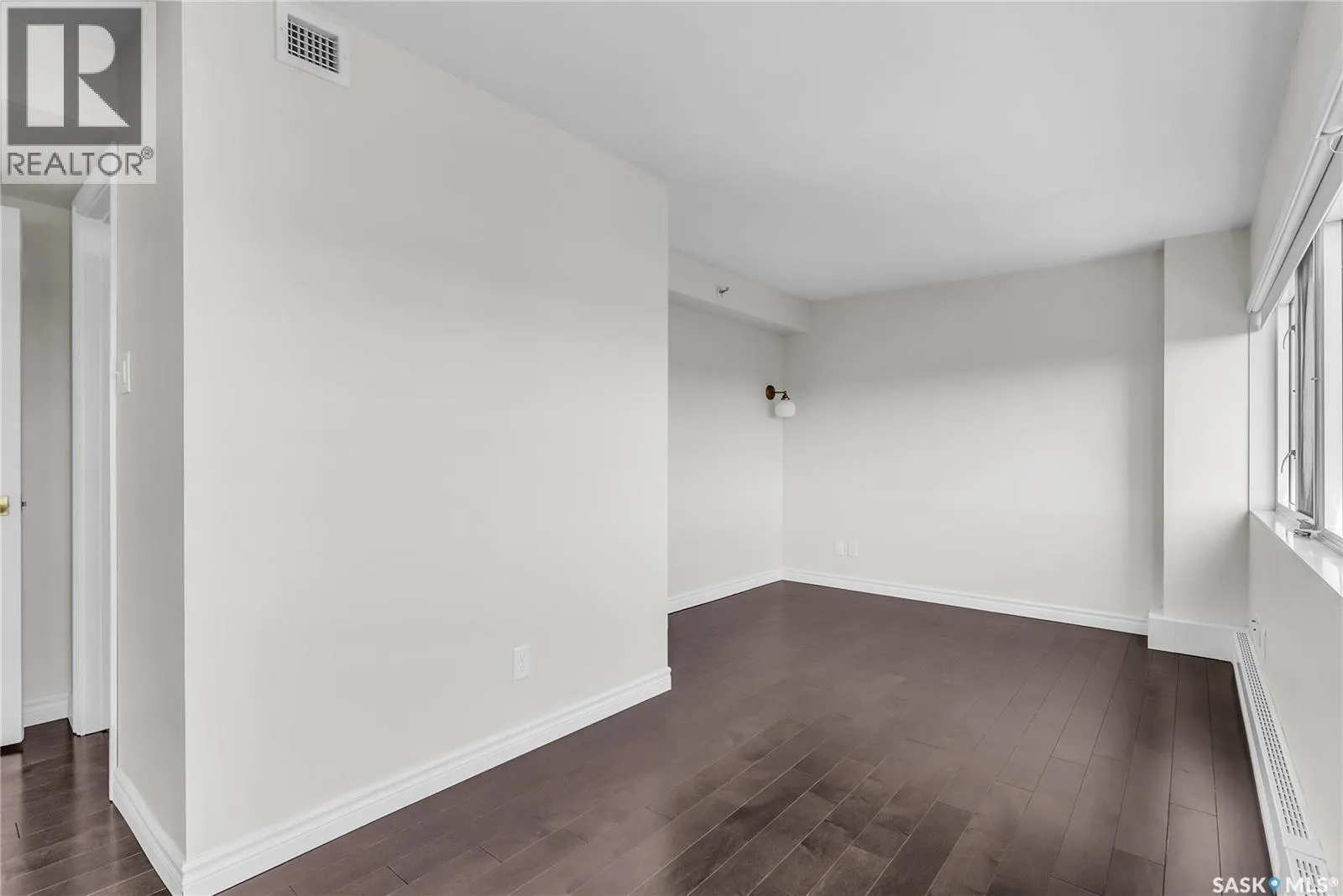 840 424 Spadina CRESCENT E