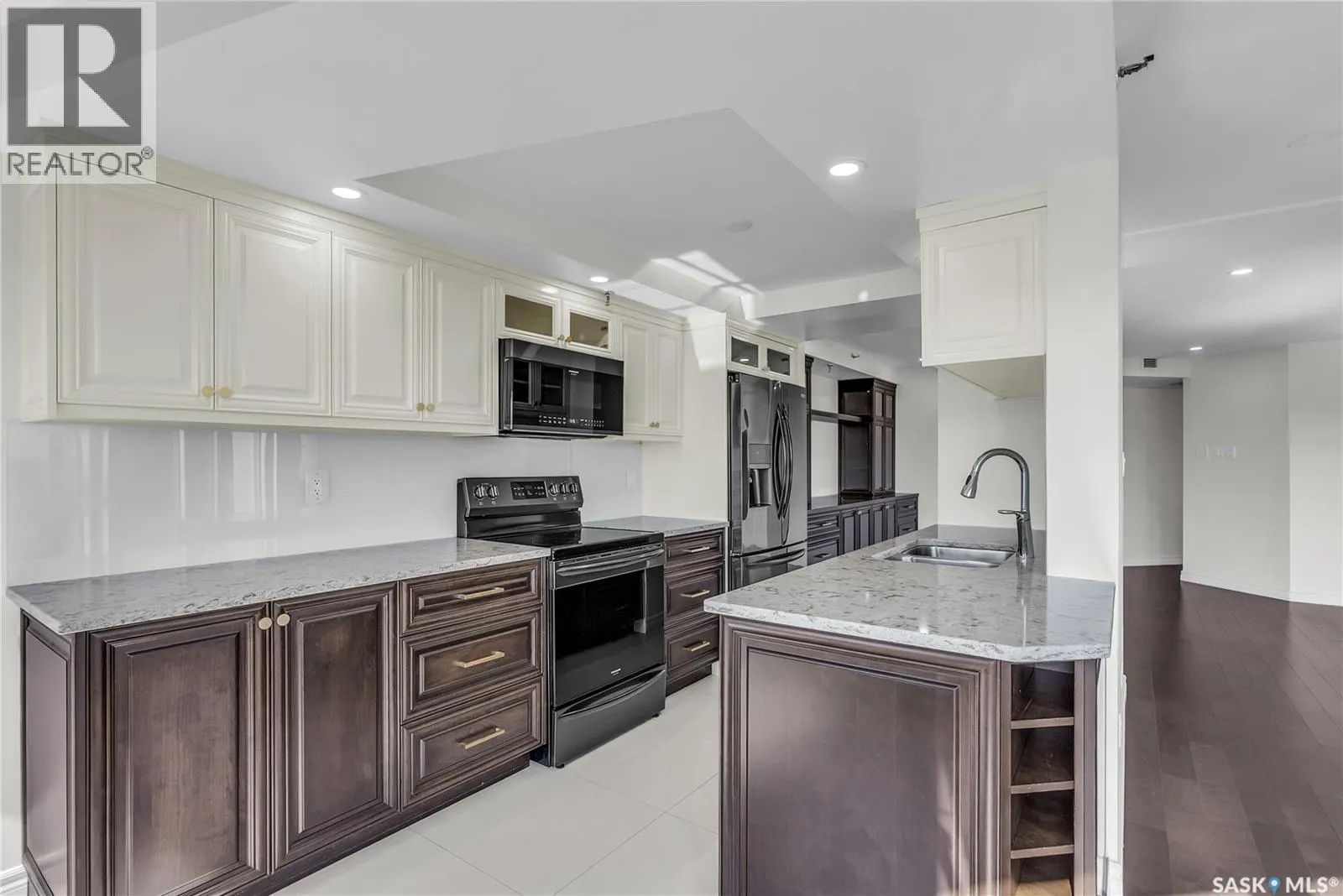 840 424 Spadina CRESCENT E