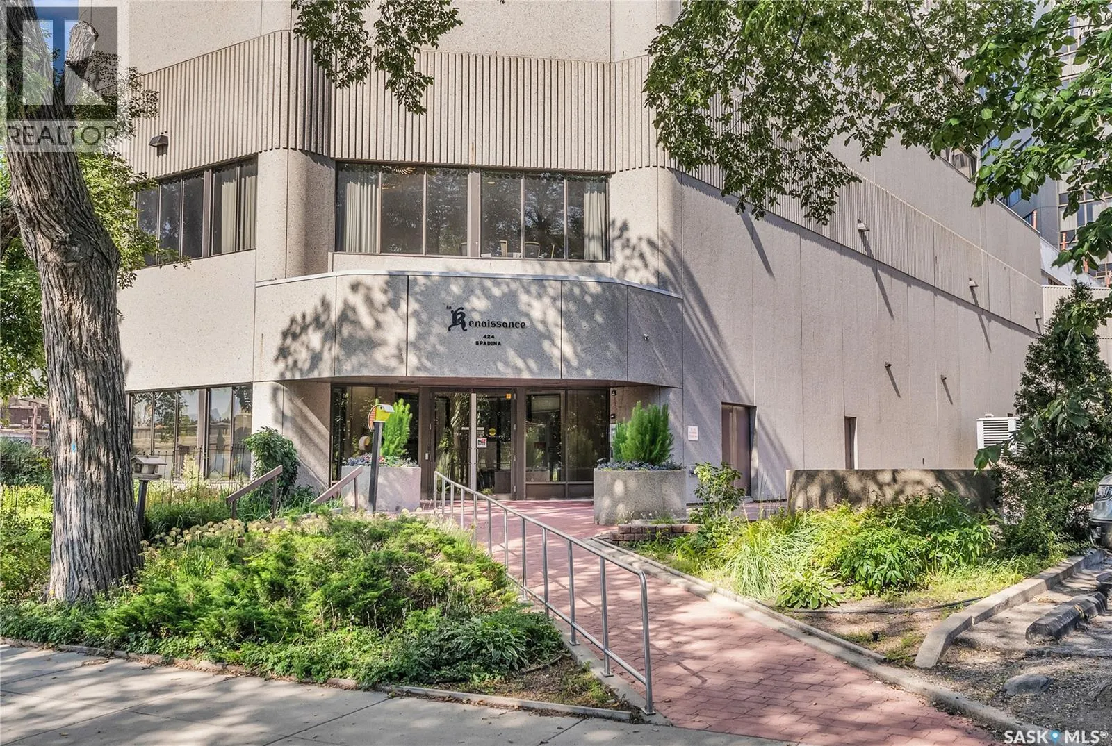 840 424 Spadina CRESCENT E