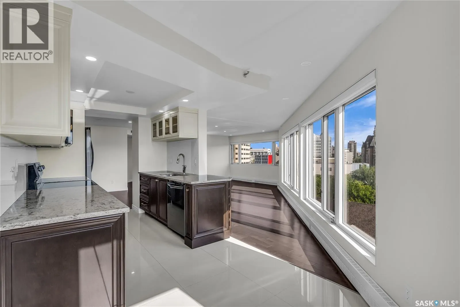840 424 Spadina CRESCENT E