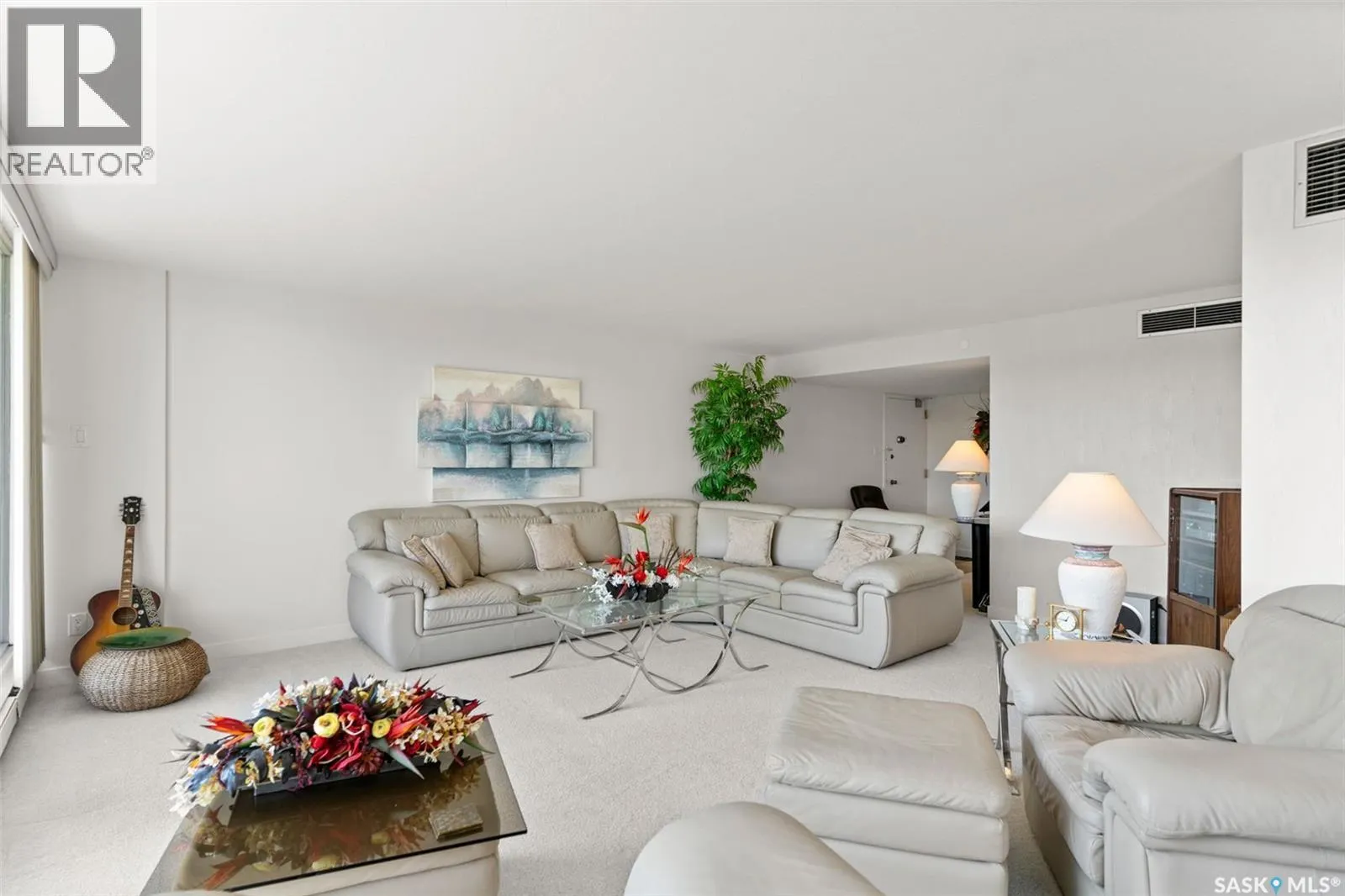 603 730 Spadina CRESCENT E