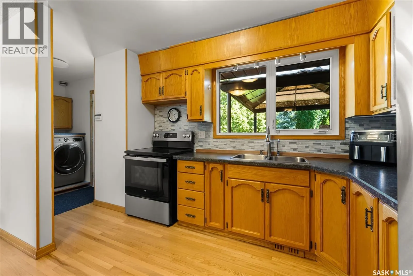 36 Hodges BAY