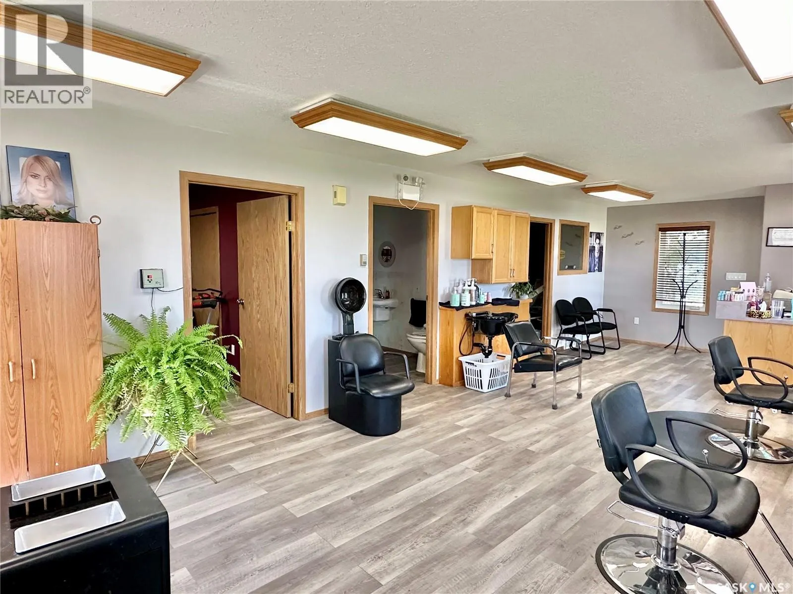 221 Highway AVENUE W