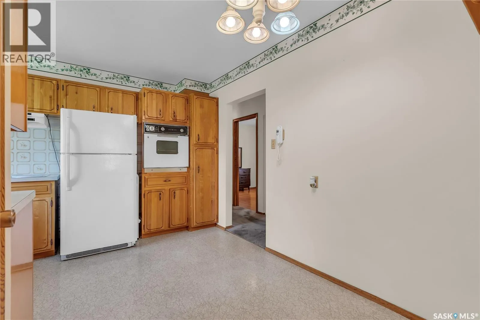 102 O'Neil CRESCENT