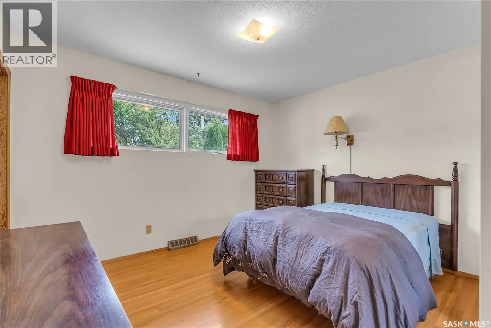 102 O'Neil CRESCENT