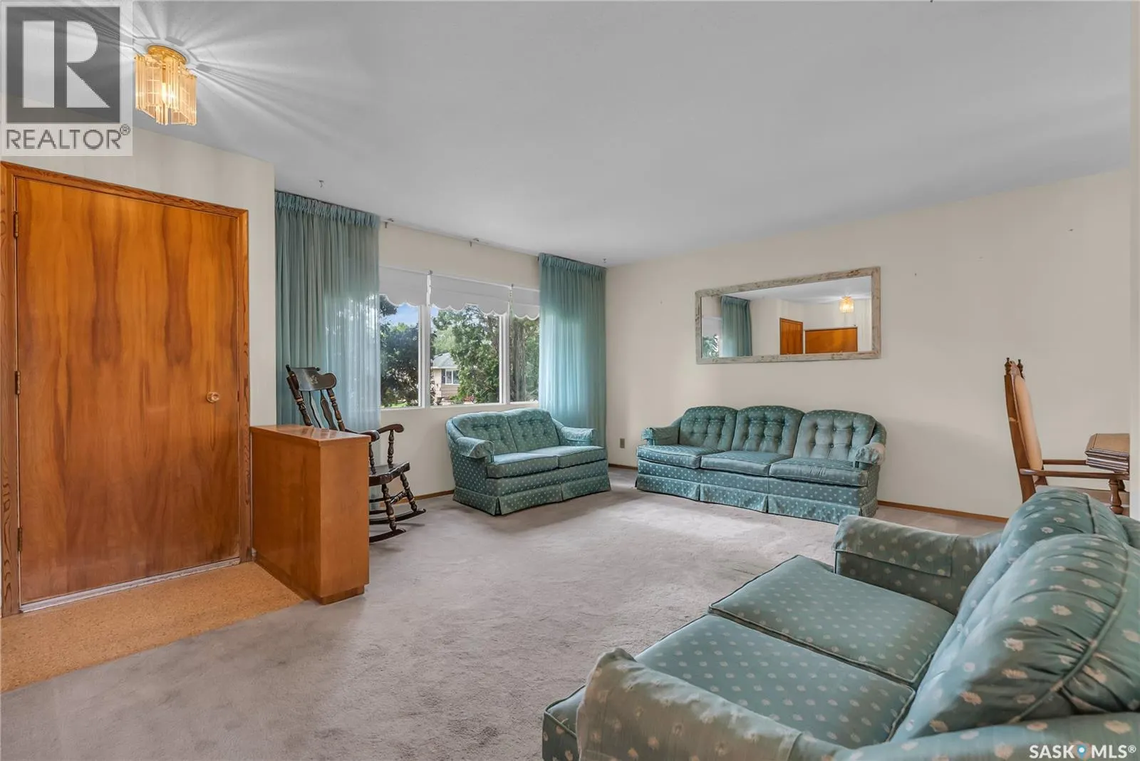 102 O'Neil CRESCENT
