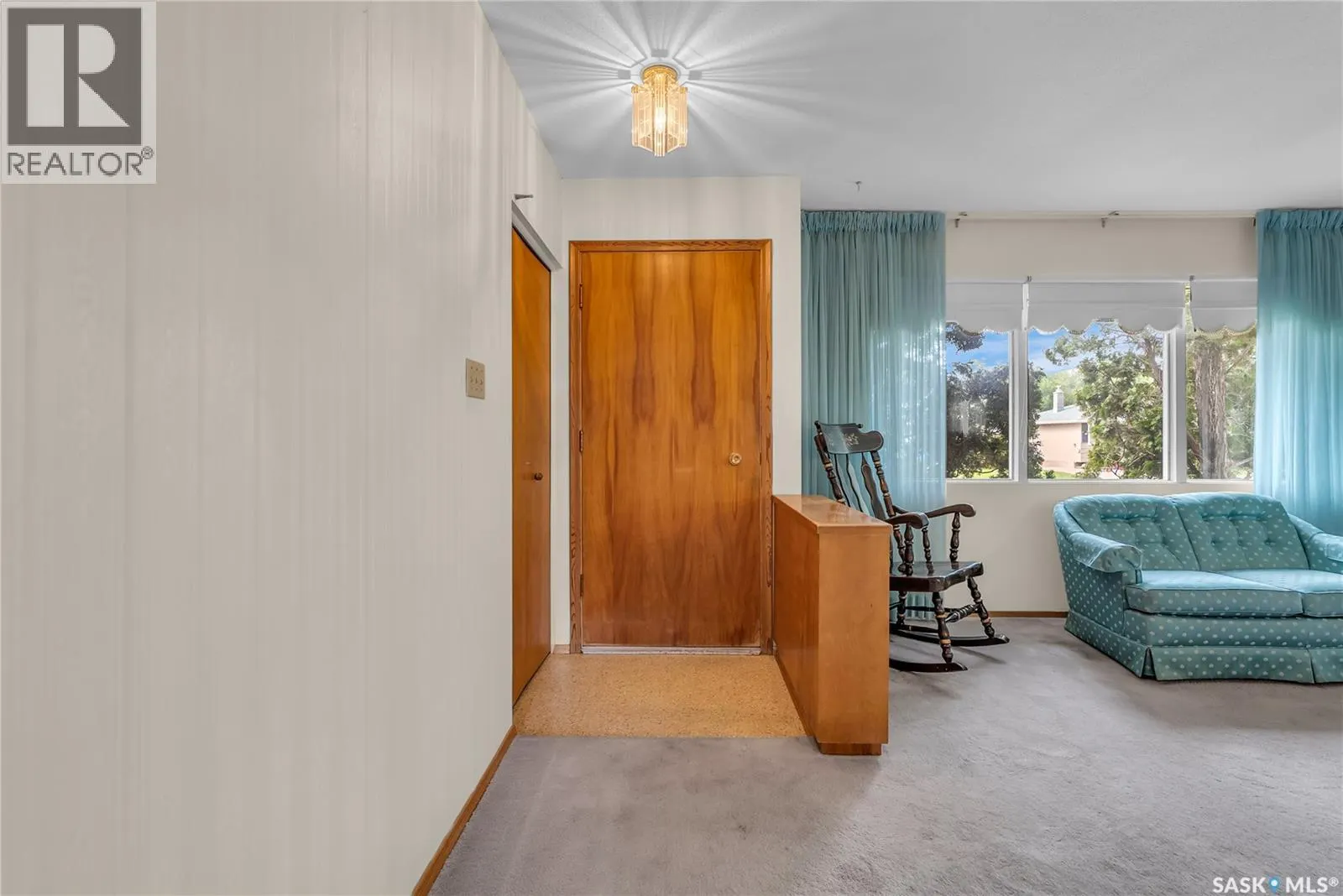 102 O'Neil CRESCENT