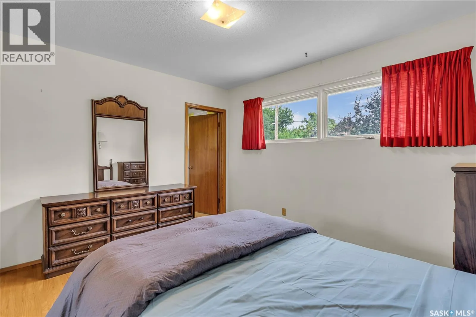 102 O'Neil CRESCENT