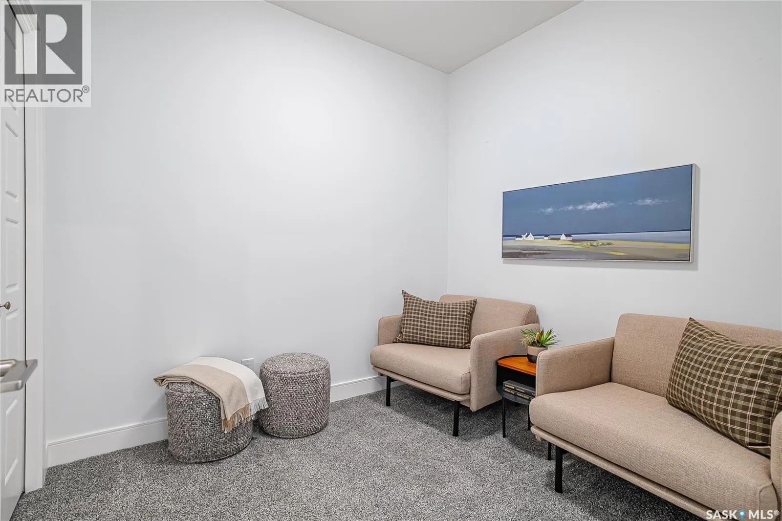 305 105 Willis CRESCENT