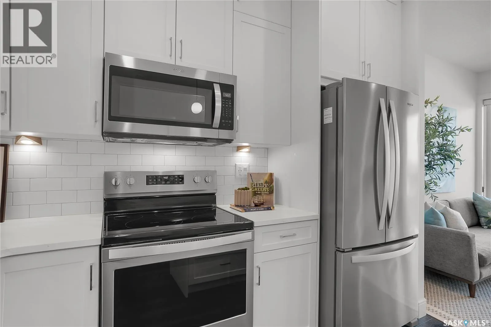 305 105 Willis CRESCENT
