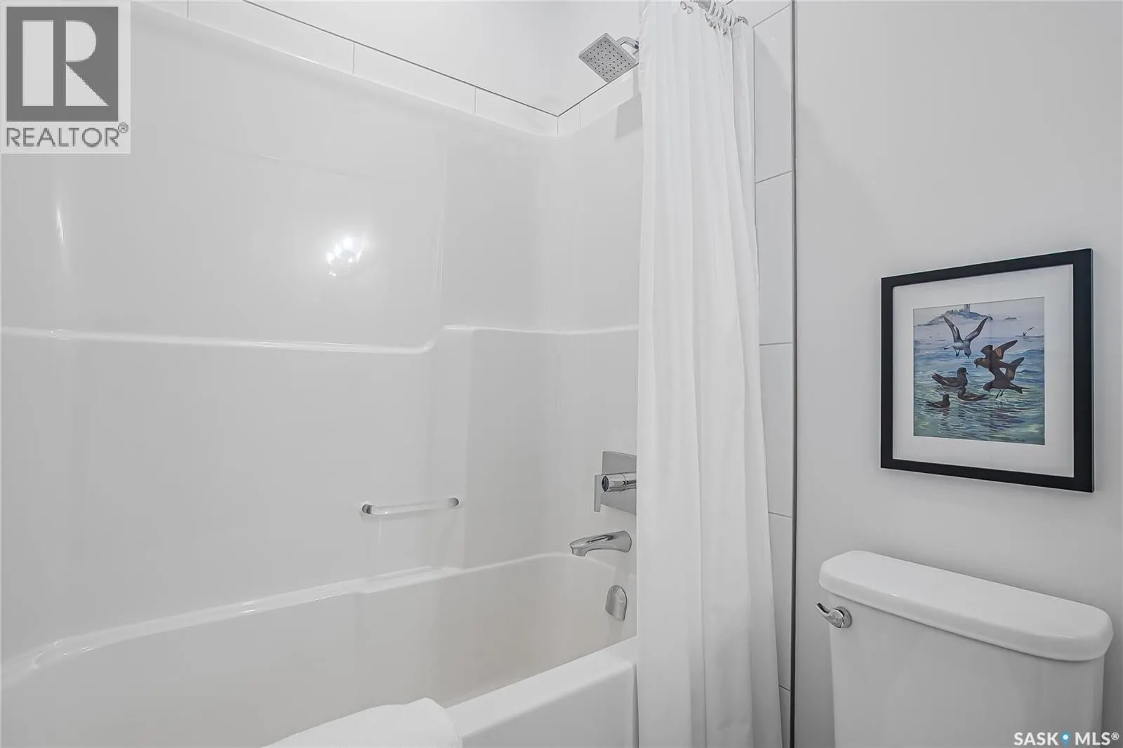 305 105 Willis CRESCENT