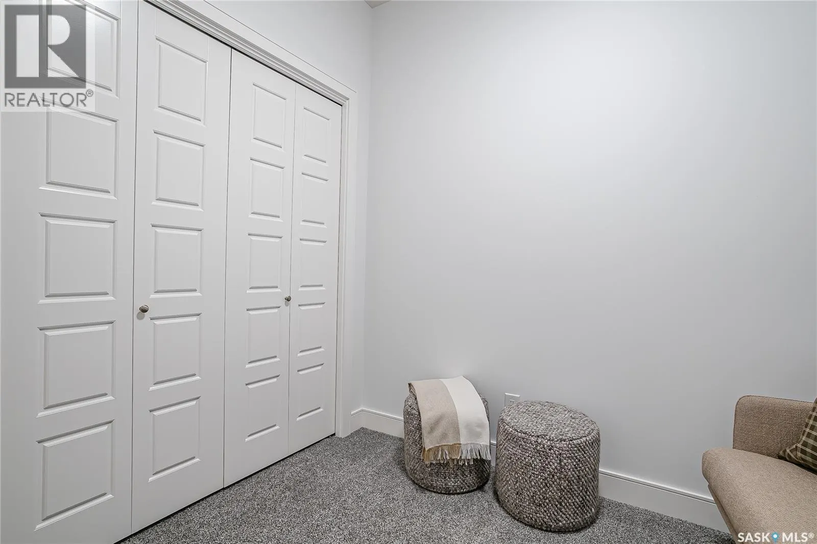 305 105 Willis CRESCENT