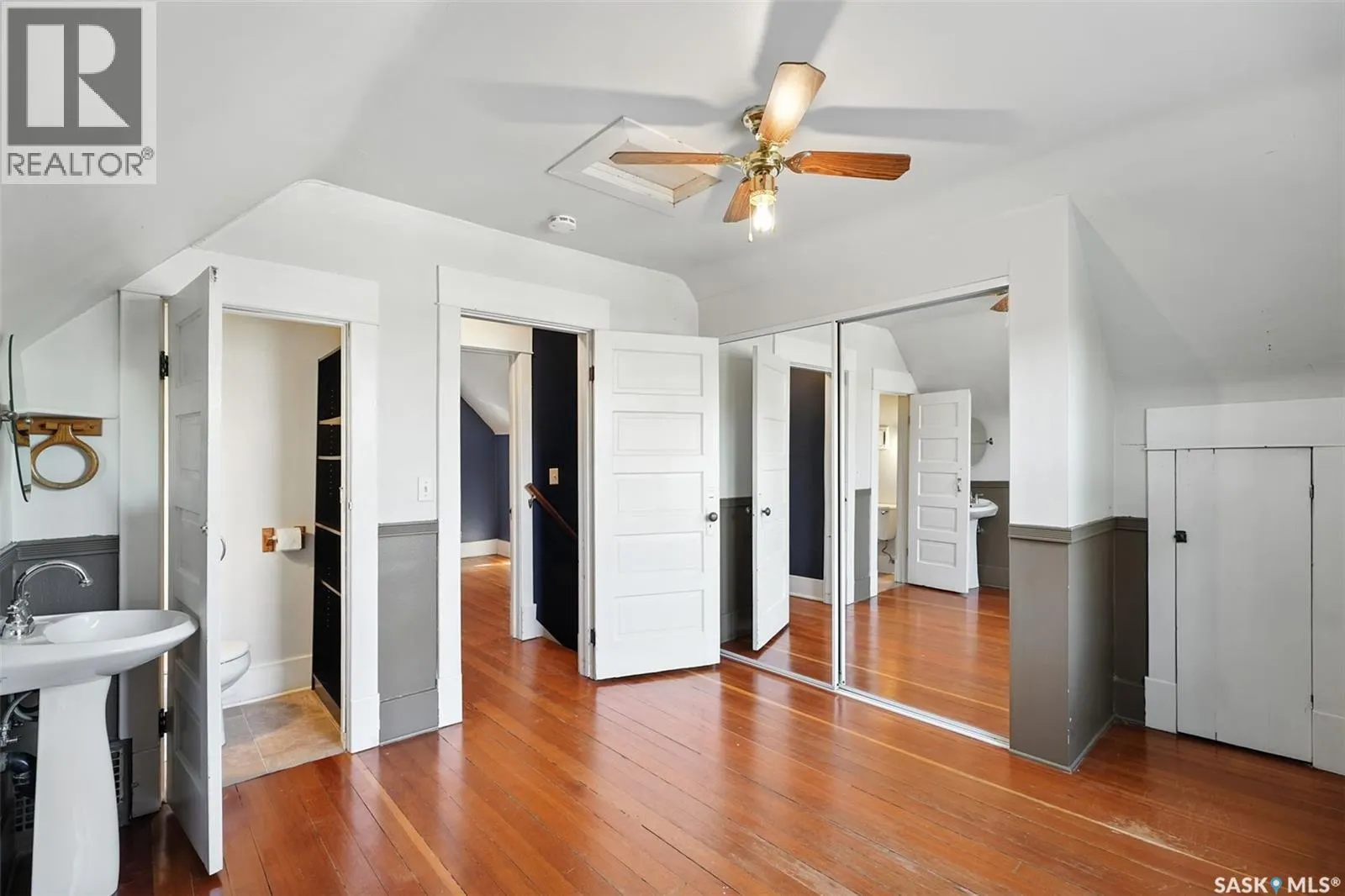 105 115th STREET E